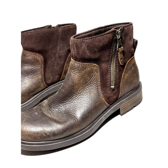 Ugg Women's EUC Brown Suede Leather Harrison Short Zip Boot Bootie Size 7 - Picture 2 of 5